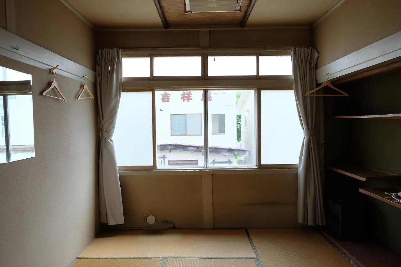 ゲストハウス＆カフェバー　エストアール Shibetsu  0*, Shibetsu (Kamikawa, Hokkaido)